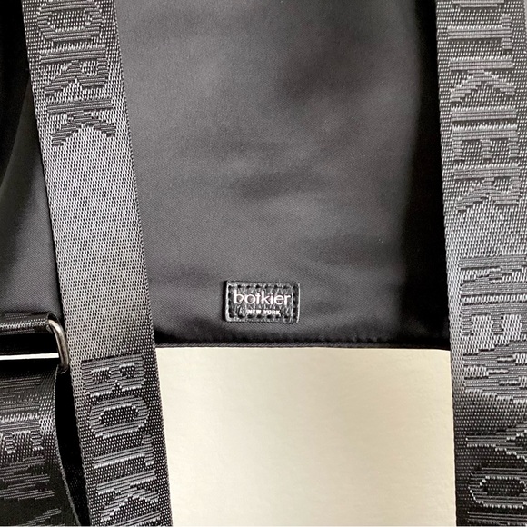 \Botkier\ Essentials Backpack - Picture 13 of 16